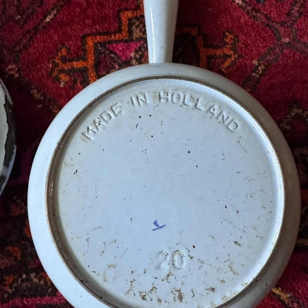 Vintage enamelware Made in holland. Blue flower plus lid